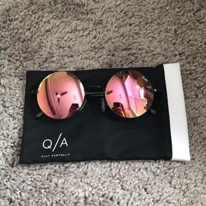 Quay round sunglasses